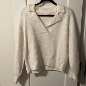 H&M White Collared Sweater Size M